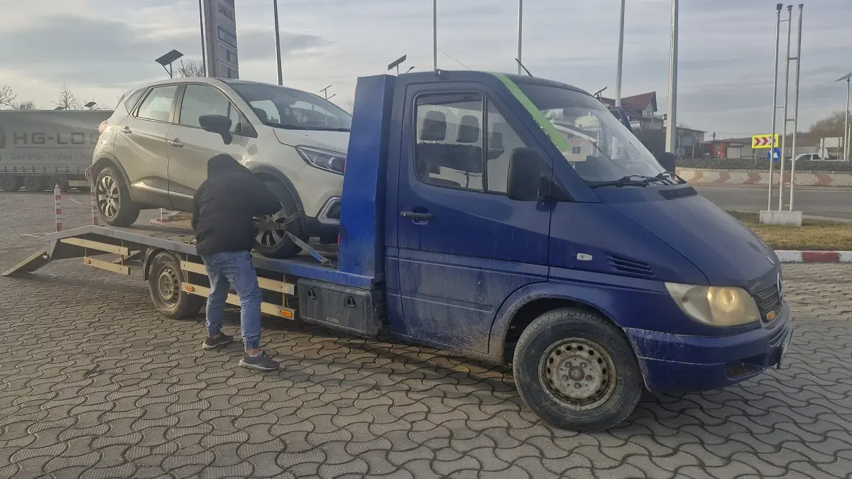 incarcare masina pe platforma tg frumos transport service scm iasi