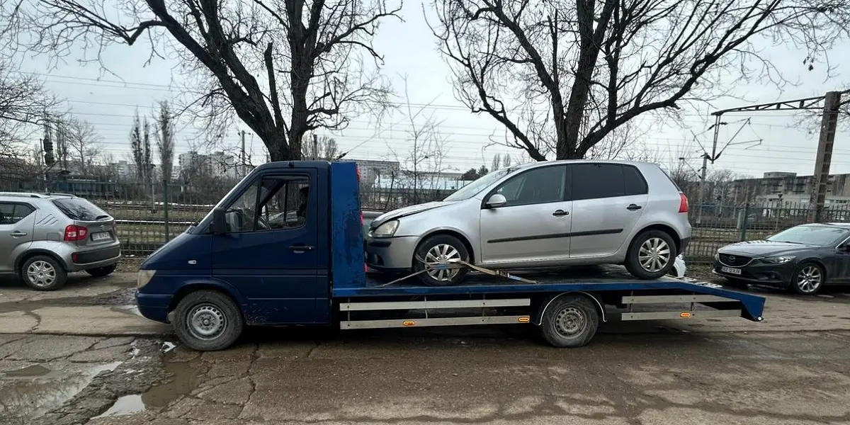 masina nefunctionala pe platforma inainte de descarcare la service auto iasi